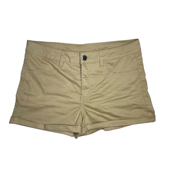 Tan shorts - Picture 2 of 8